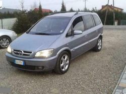 Niebieski (metalik) Używany 2005 Opel Zafira Minivan | 9200 zł