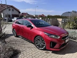 Czerwony Używany 2021 Kia ProCeed Hatchback | 85 900 zł (Uczciwa cena)