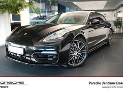 Jet black metallic Używany 2018 Porsche Panamera 4S Sport Turismo Sedan/Limuzyna | 299 000 zł