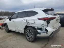 Biały Używany 2020 Toyota Highlander Hybrid Platinum SUV | 112 000 zł