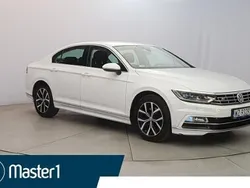 Biały Używany 2019 VW Passat Comfortline Sedan/Limuzyna | 84 850 zł (Dość drogi)