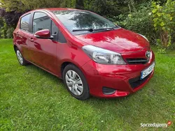 Bordowy Używany 2013 Toyota Yaris Hatchback | 37 900 zł (Dość drogi)