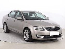 Beżowy Używany 2013 Skoda Octavia Hatchback | 32 499 zł (Uczciwa cena)