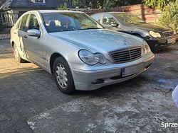 Srebrny Używany 2004 Mercedes C200 Sedan/Limuzyna | 6000 zł (Uczciwa cena)