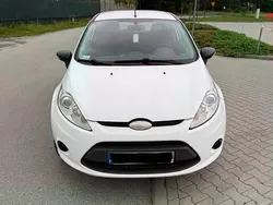 Biały Używany 2009 Ford Fiesta Hatchback | 9500 zł (Uczciwa cena)