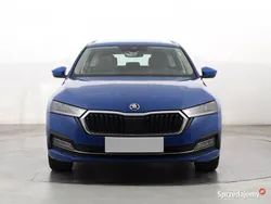 Niebieski Używany 2022 Skoda Octavia Kombi | 68 999 zł (Uczciwa cena)