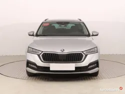 Szary Używany 2021 Skoda Octavia Kombi | 71 499 zł (Uczciwa cena)