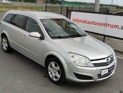 Srebrny (metalik) Używany 2009 Opel Astra Sedan/Limuzyna | 10 800 zł (Uczciwa cena)