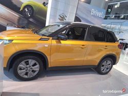 Złoty Używany 2023 Suzuki Vitara SUV | 98 900 zł (Drogi)