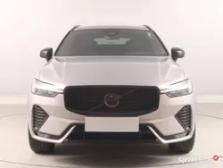 Srebrny Używany 2021 Volvo XC60 SUV | 134 999 zł (Drogi)