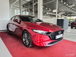 Soul red crystal Używany 2024 Mazda 3 Sedan/Limuzyna | 122 900 zł