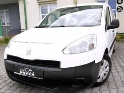 Biały Używany 2014 Peugeot Partner Minivan | 27 900 zł (Dobra cena)