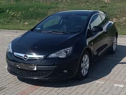 Czarny Używany 2017 Opel Astra GTC Hatchback | 39 900 zł (Uczciwa cena)