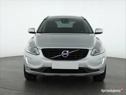 Srebrny Używany 2016 Volvo XC60 SUV | 71 999 zł (Dobra cena)
