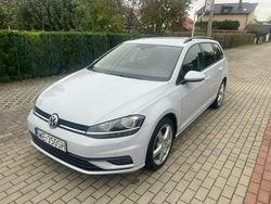 Biały Używany 2017 VW Golf VII Kombi | 45 500 zł (Uczciwa cena)