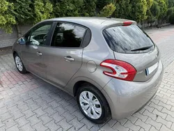 Szary (metalik) Używany 2015 Peugeot 208 Hatchback | 15 900 zł