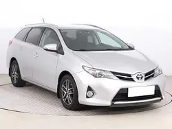 Srebrny Używany 2014 Toyota Auris Kombi | 47 999 zł (Uczciwa cena)
