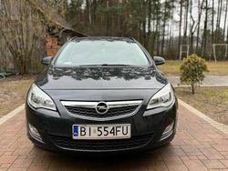 Czarny Używany 2012 Opel Astra Kombi | 23 000 zł (Uczciwa cena)