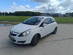 Biały Używany 2010 Opel Corsa Hatchback | 12 500 zł