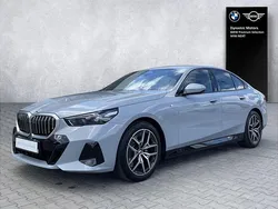 Szary brooklyn m metalizowany Używany 2025 BMW 520 Comfort Edition Sedan/Limuzyna | 254 999 zł (Dobra cena)