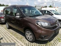 Srebrny (metalik) Używany 2018 Fiat Doblò Minivan | 53 699 zł
