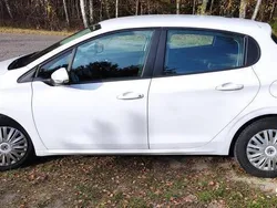 Biały Używany 2017 Peugeot 208 Hatchback | 24 900 zł (Dobra cena)