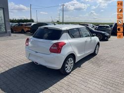 Biały (metalik) Używany 2021 Suzuki Swift Hatchback | 26 900 zł