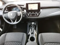 Super white Używany 2023 Suzuki Swace | 115 900 zł