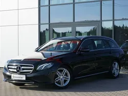 Czarny Używany 2016 Mercedes E200 Kombi | 92 999 zł