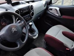 Czerwony Używany 2009 Citroën Berlingo Minivan | 20 500 zł (Dość drogi)