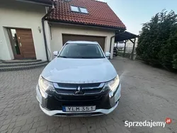Używany 2017 Mitsubishi Outlander P-HEV | 64 900 zł