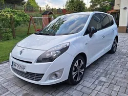 Biały Używany 2012 Renault Grand Scénic III Bose Edition Minivan | 24 900 zł (Uczciwa cena)