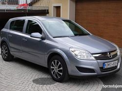 Szary (metalik) Używany 2007 Opel Astra Hatchback | 10 900 zł (Uczciwa cena)