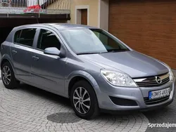 Szary (metalik) Używany 2007 Opel Astra Hatchback | 11 900 zł (Uczciwa cena)