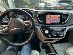 Srebrny Używany 2021 Chrysler Pacifica Touring SUV | 134 000 zł (Dobra cena)