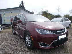 Bordowy Używany 2018 Chrysler Pacifica SUV | 75 900 zł