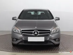 Szary Używany 2015 Mercedes A180 Hatchback | 50 999 zł (Uczciwa cena)