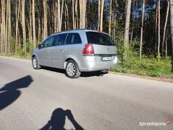 Srebrny Używany 2005 Opel Zafira Minivan | 11 900 zł (Uczciwa cena)