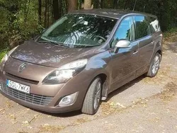 Brązowy Używany 2010 Renault Grand Scénic III Minivan | 18 000 zł (Uczciwa cena)