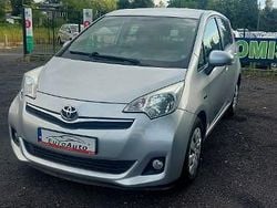 Srebrny Używany 2012 Toyota Verso Minivan | 25 800 zł