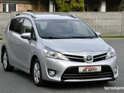 Srebrny Używany 2013 Toyota Verso Minivan | 31 900 zł (Uczciwa cena)