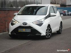 Biały Używany 2021 Toyota Aygo Hatchback | 43 990 zł (Dość drogi)