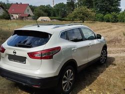 Biały Używany 2016 Nissan Qashqai SUV | 48 900 zł (Uczciwa cena)