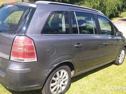 Grafitowy Używany 2006 Opel Zafira Minivan | 8300 zł (Uczciwa cena)