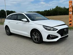Biały (metalik) Używany 2023 Hyundai i30 Kombi | 39 900 zł