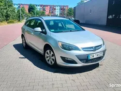 Srebrny Używany 2014 Opel Astra Kombi | 13 900 zł (Uczciwa cena)