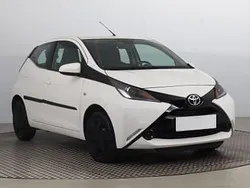 Biały Używany 2017 Toyota Aygo Hatchback | 35 999 zł (Dobra cena)