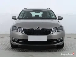 Beżowy Używany 2018 Skoda Octavia Kombi | 58 999 zł (Uczciwa cena)