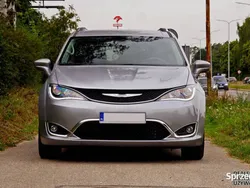 Szary Używany 2019 Chrysler Pacifica Limited SUV | 99 900 zł (Uczciwa cena)