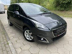 Szary Używany 2016 Peugeot 5008 Minivan | 35 999 zł